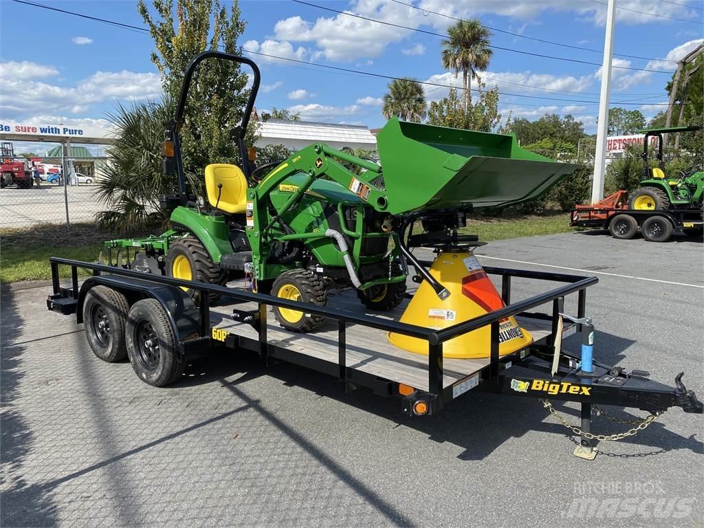 John Deere 1023E Manji traktori