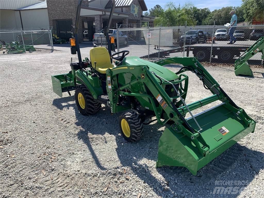 John Deere 1023E Manji traktori