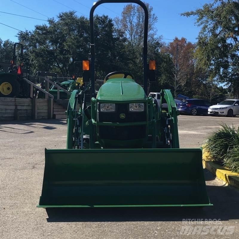 John Deere 1023E Manji traktori