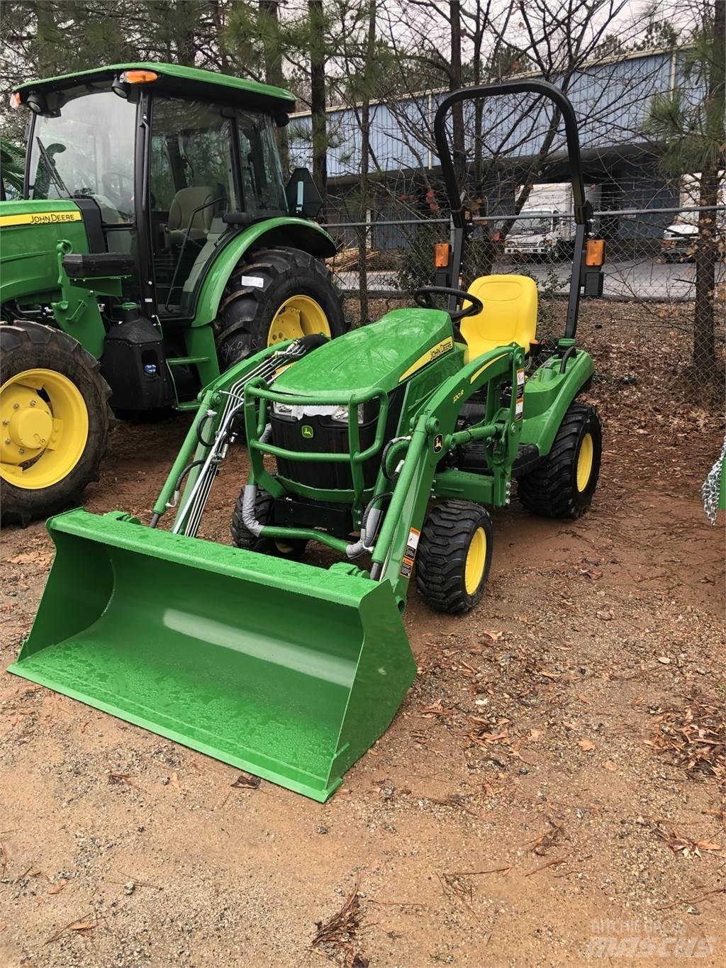 John Deere 1023E Manji traktori