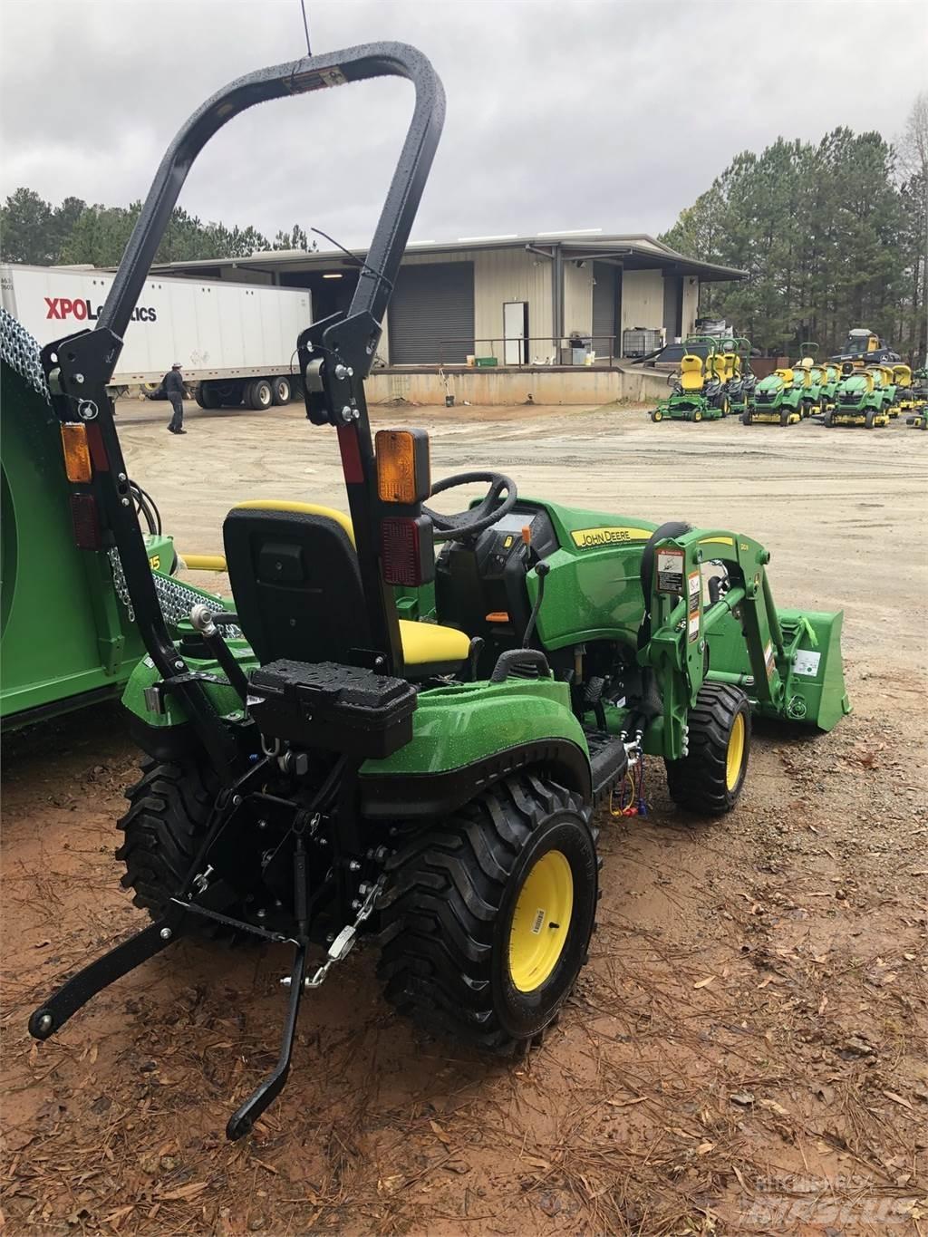 John Deere 1023E Manji traktori
