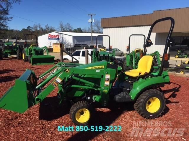 John Deere 1023E Manji traktori