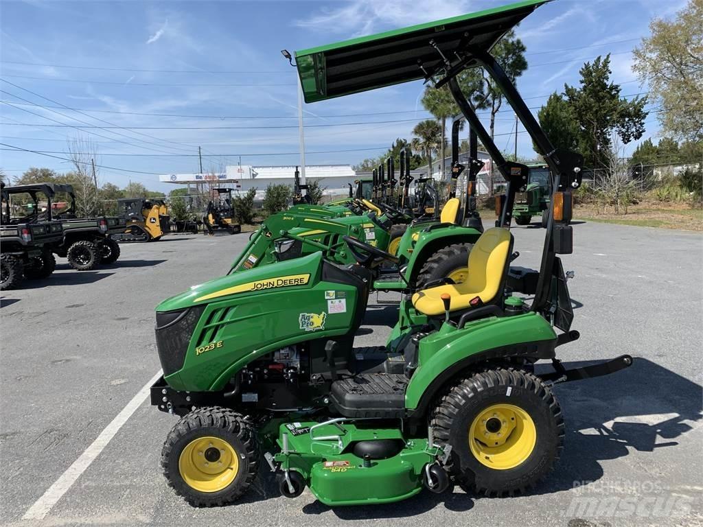 John Deere 1023E Manji traktori