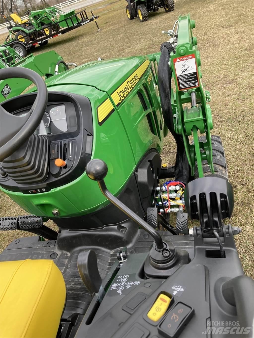 John Deere 2032R Manji traktori