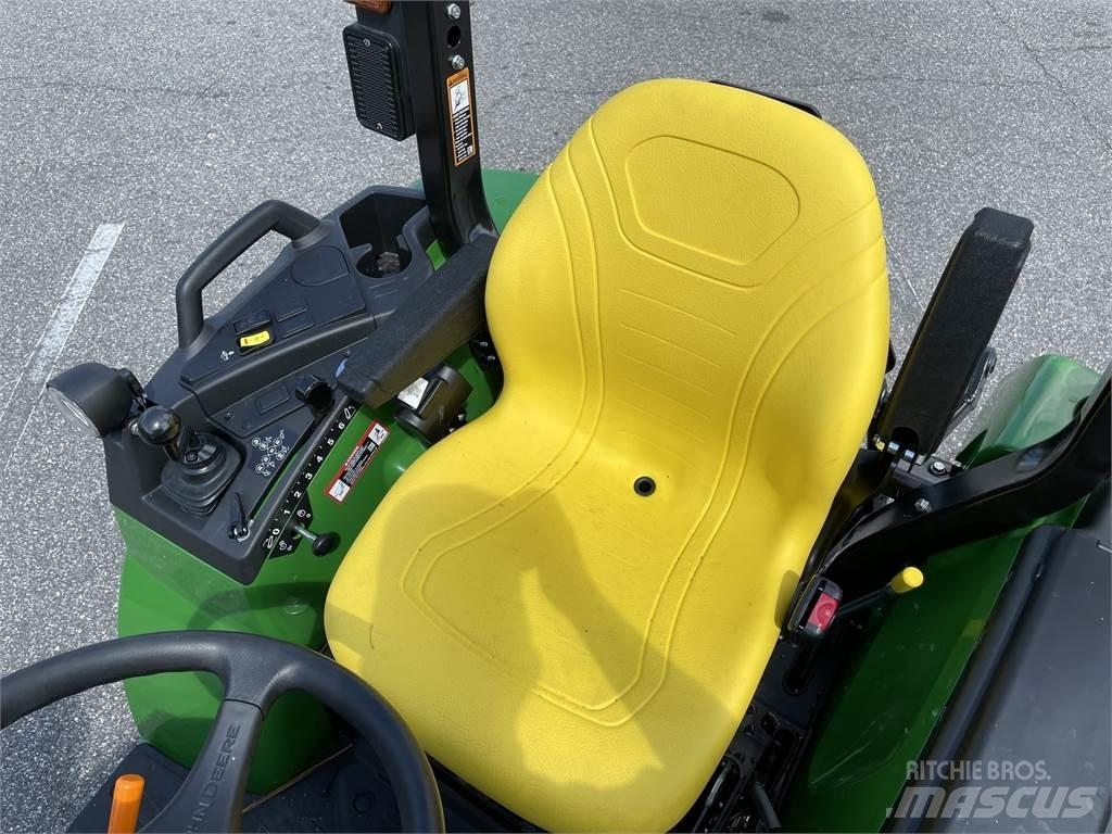 John Deere 2038R Manji traktori