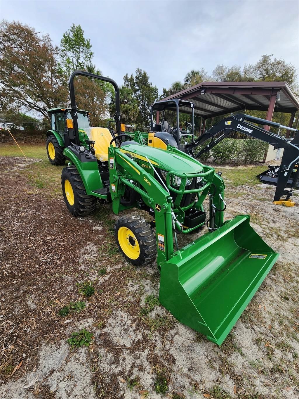 John Deere 2038R Manji traktori