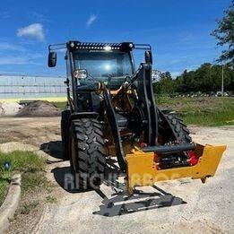 John Deere 204 G Mini utovarivači