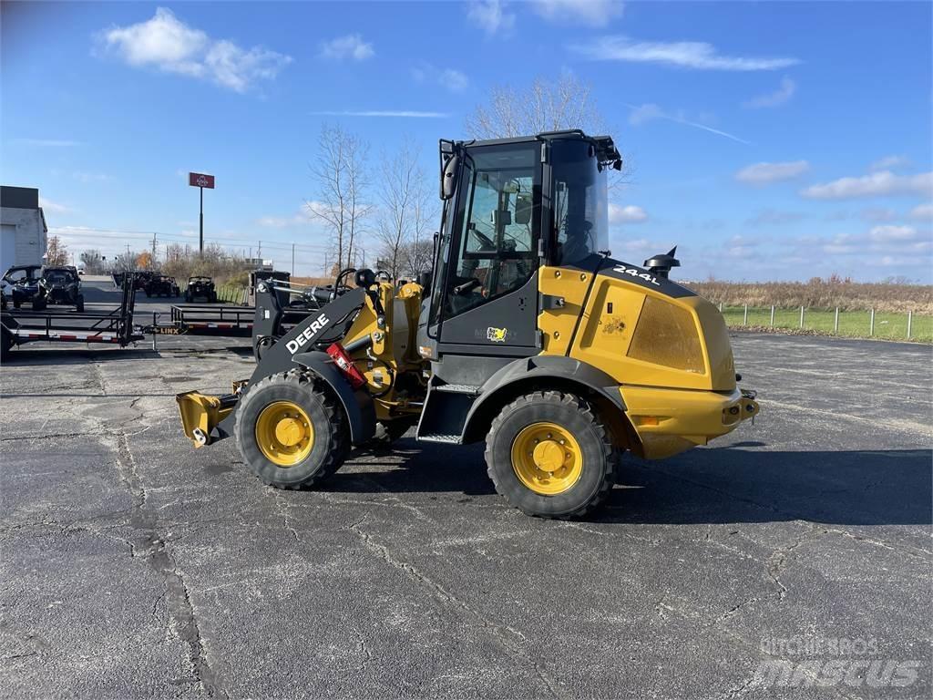 John Deere 244L Mini utovarivači