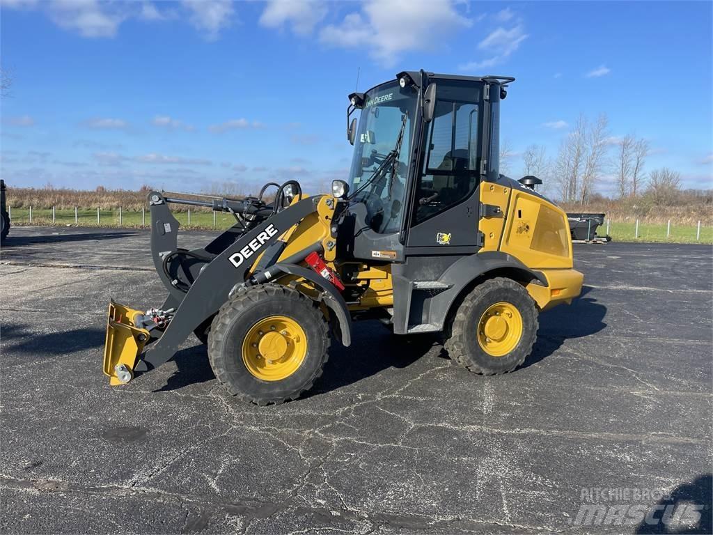 John Deere 244L Mini utovarivači