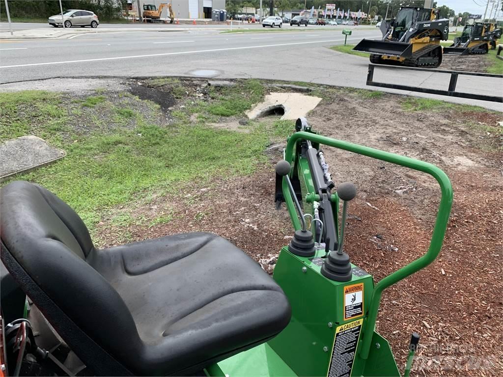 John Deere 3032E Manji traktori