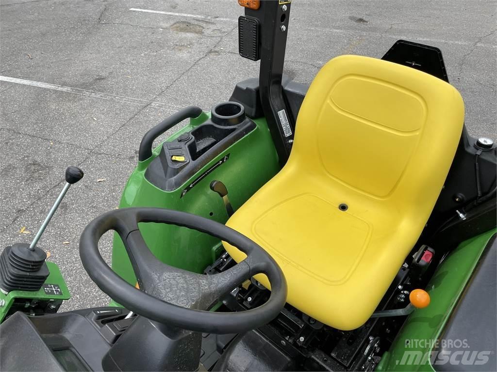 John Deere 3032E Manji traktori