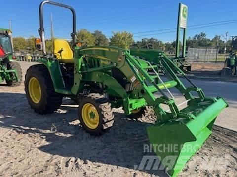 John Deere 3033R Manji traktori