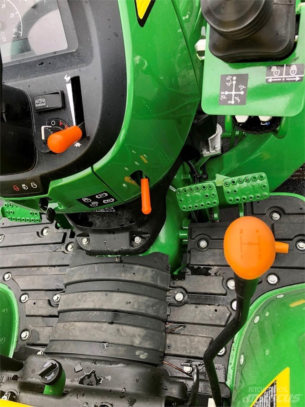 John Deere 3035D Manji traktori