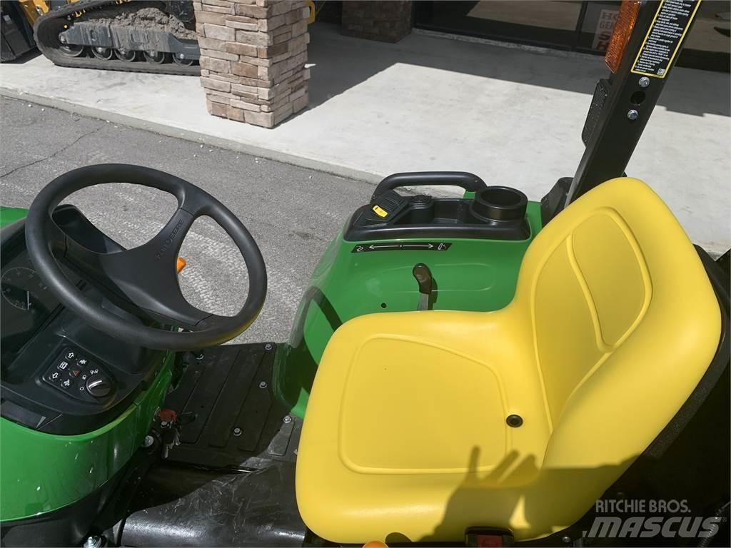 John Deere 3038E Manji traktori