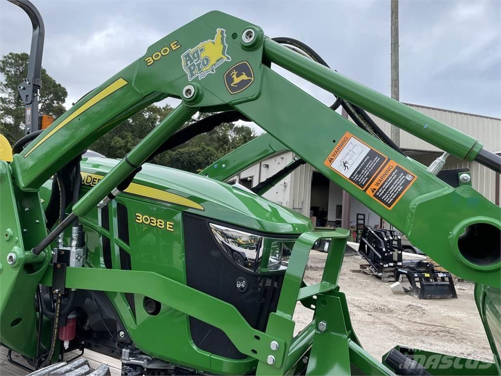 John Deere 3038E Manji traktori
