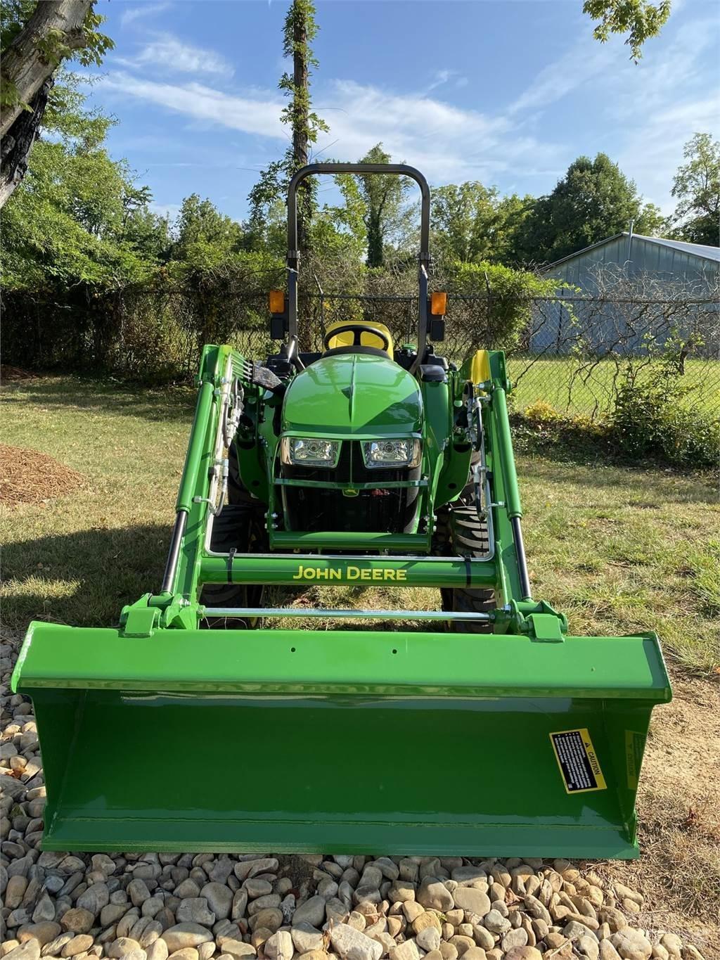 John Deere 3038E Manji traktori