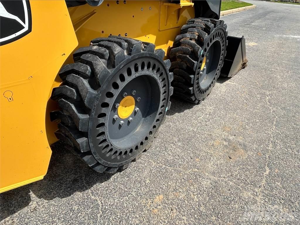 John Deere 318G Skid steer mini utovarivači