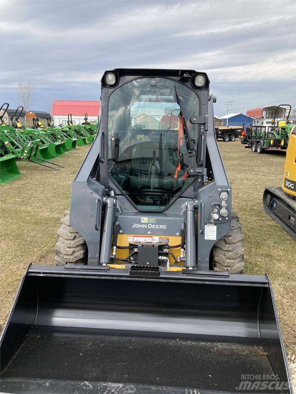John Deere 318G Skid steer mini utovarivači