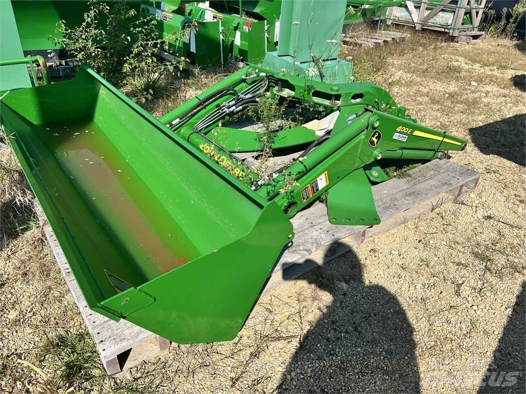 John Deere 400E Traktori