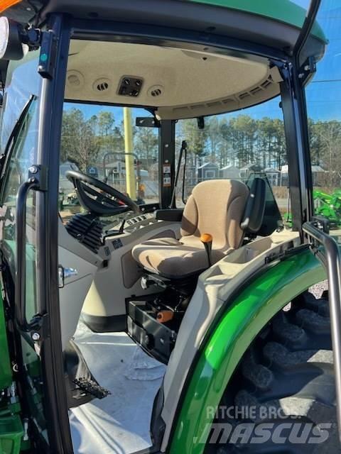 John Deere 4044R Traktori