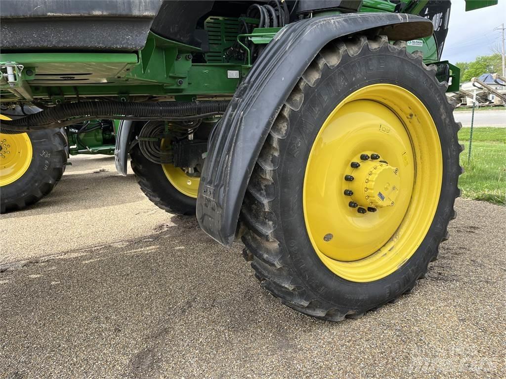 John Deere 412R Vučene prskalice