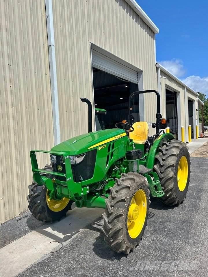 John Deere 5067E Traktori