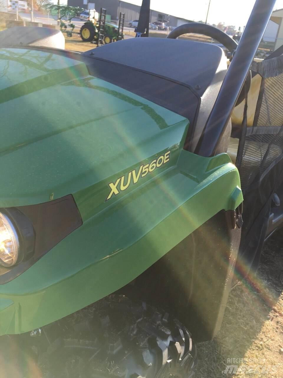 John Deere 560E Pomoćne mašine