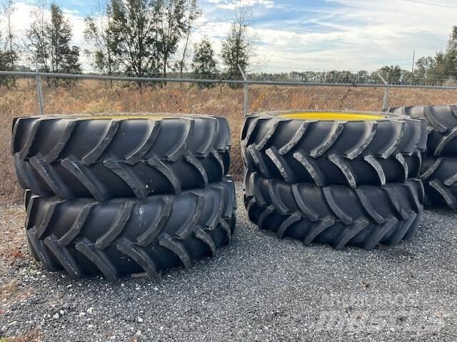 John Deere 600R Vučene prskalice