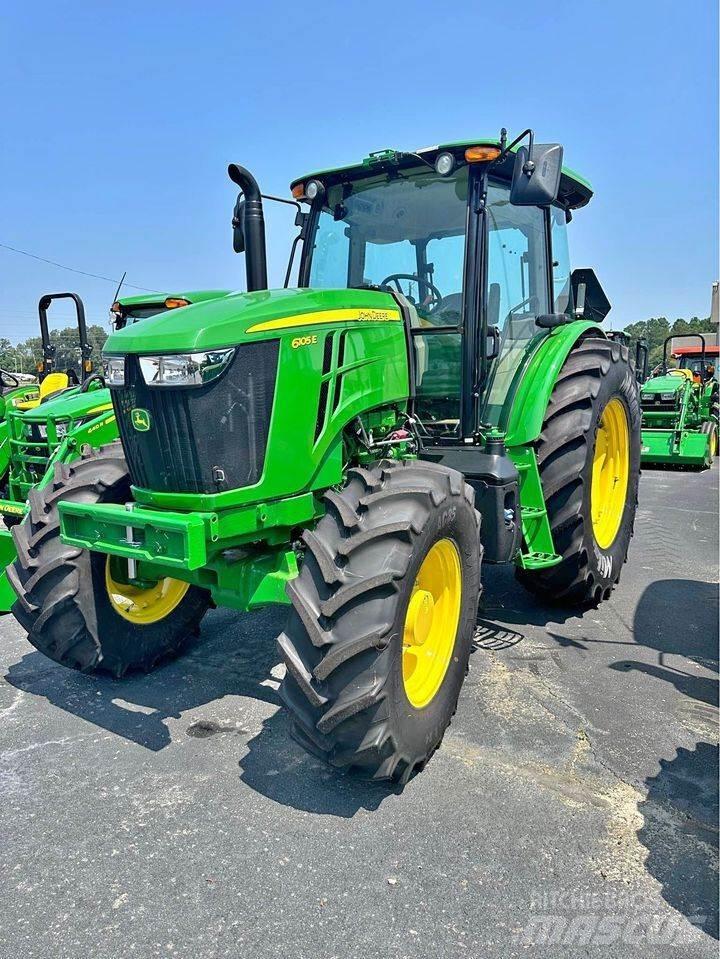 John Deere 6105E Traktori