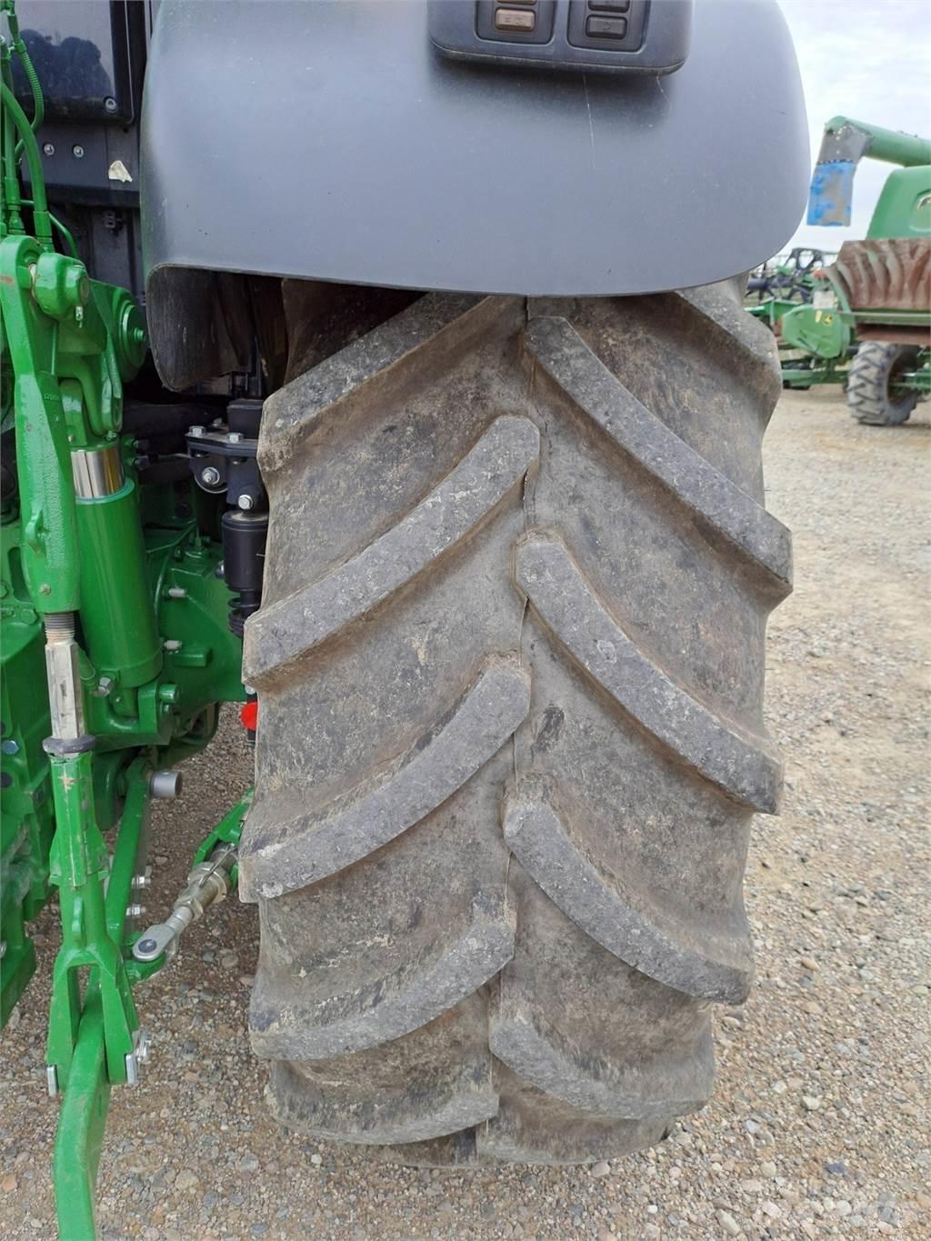 John Deere 6155M Traktori