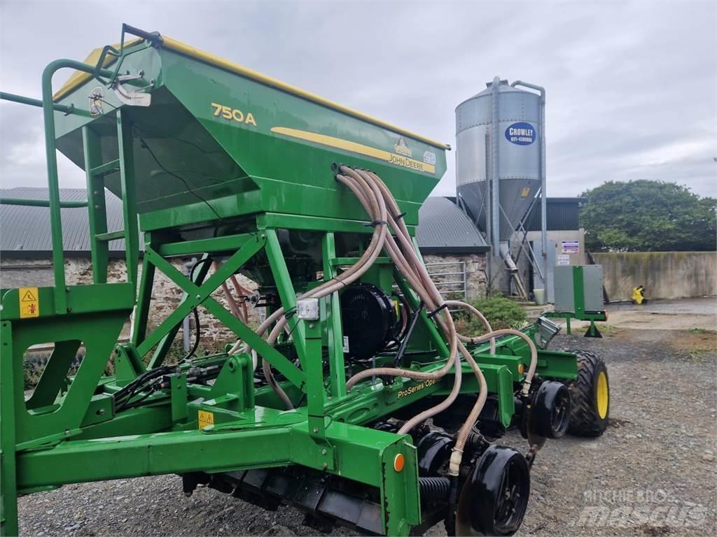 John Deere 750A Sejačice