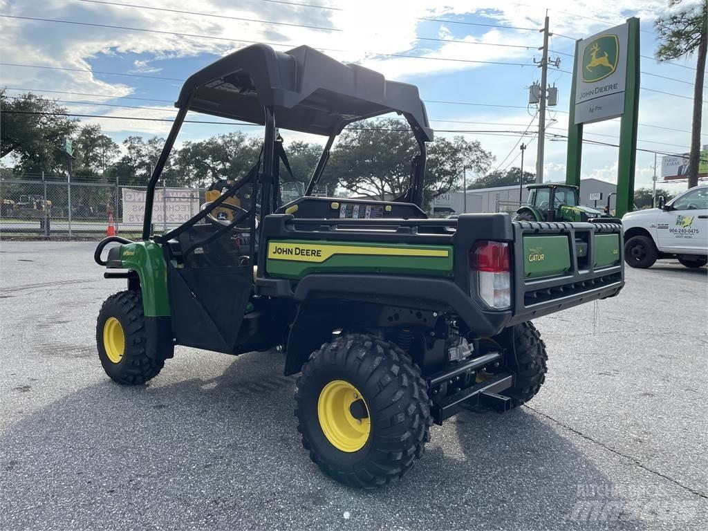 John Deere 815E Pomoćne mašine
