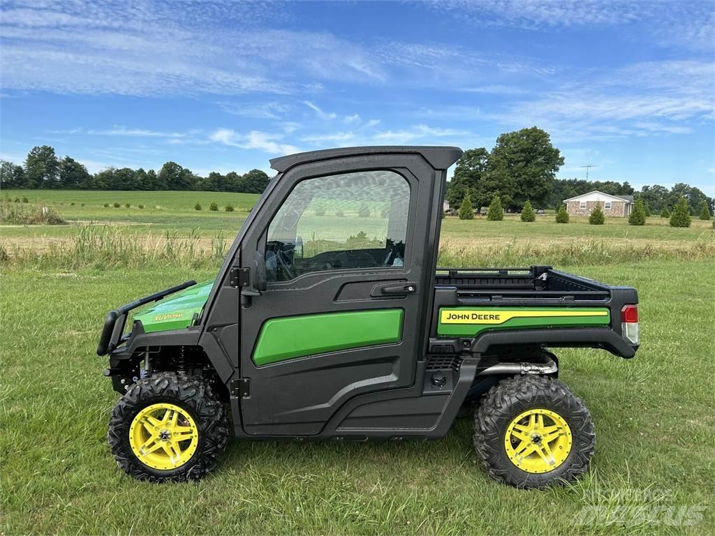 John Deere 835M Pomoćne mašine
