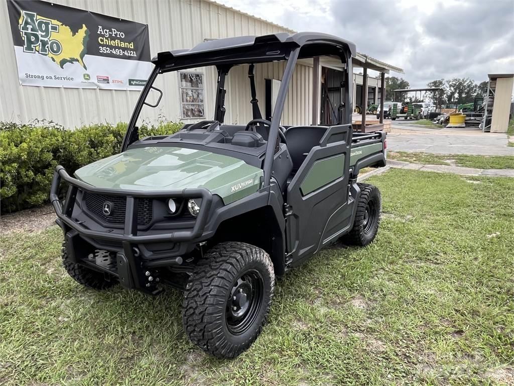 John Deere 835M Pomoćne mašine