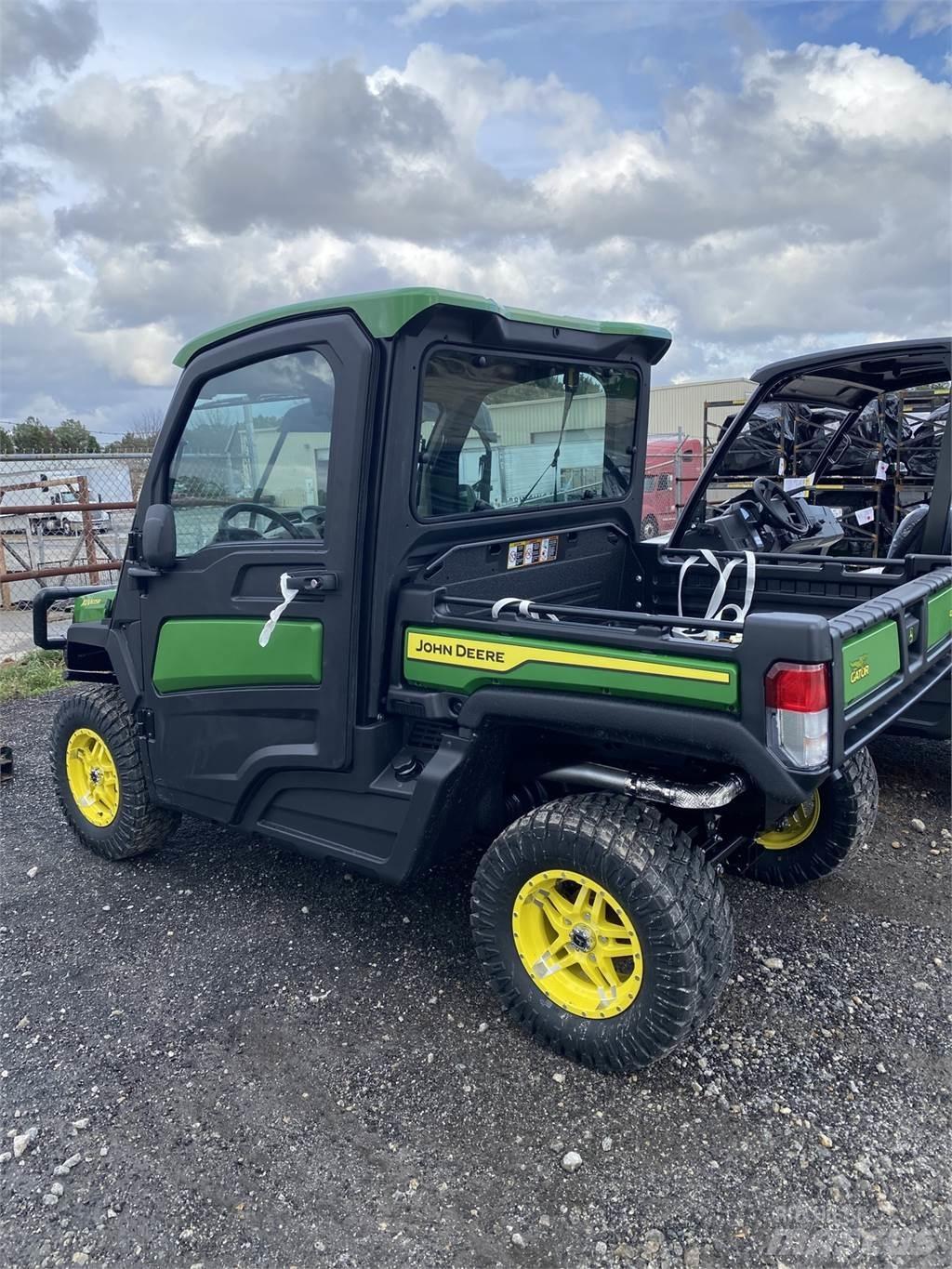 John Deere 835R Pomoćne mašine