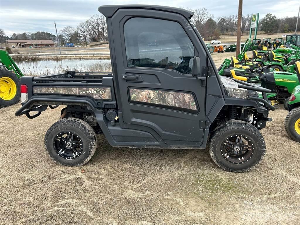 John Deere 835R Pomoćne mašine