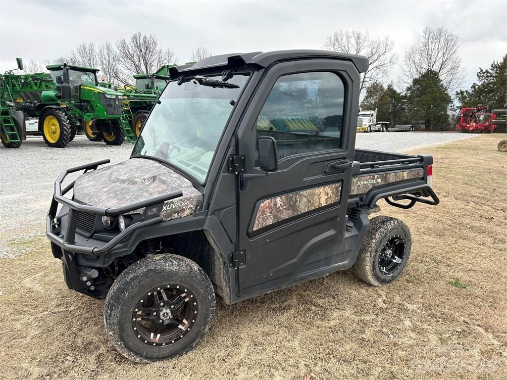 John Deere 835R Pomoćne mašine