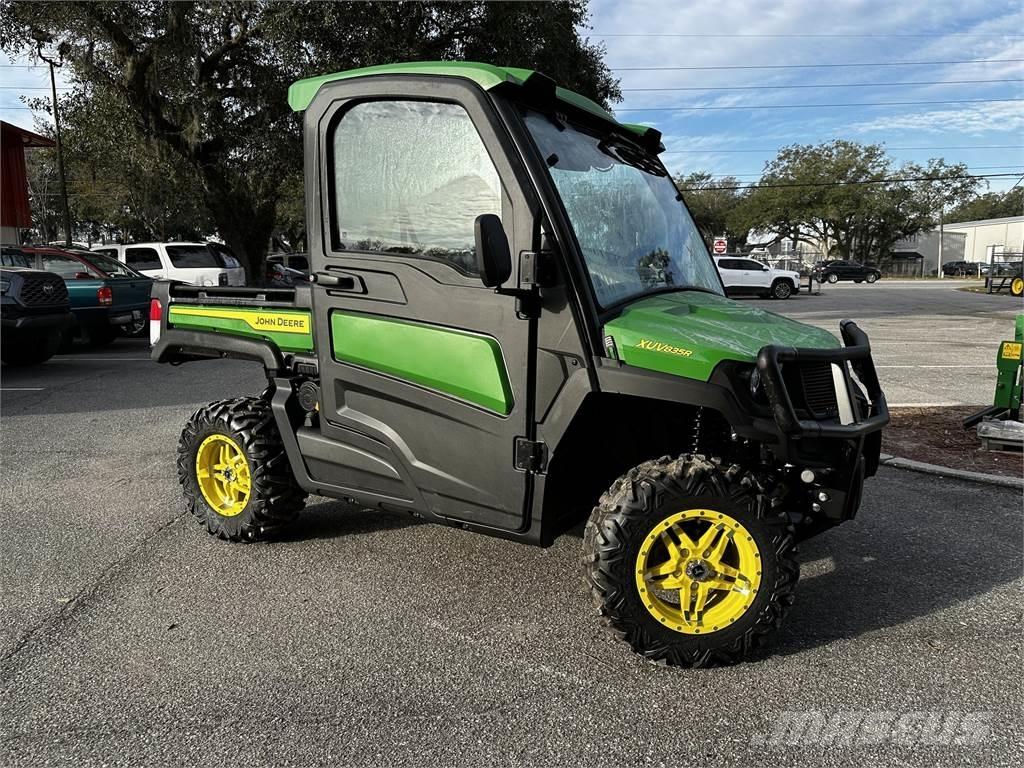 John Deere 835R Pomoćne mašine