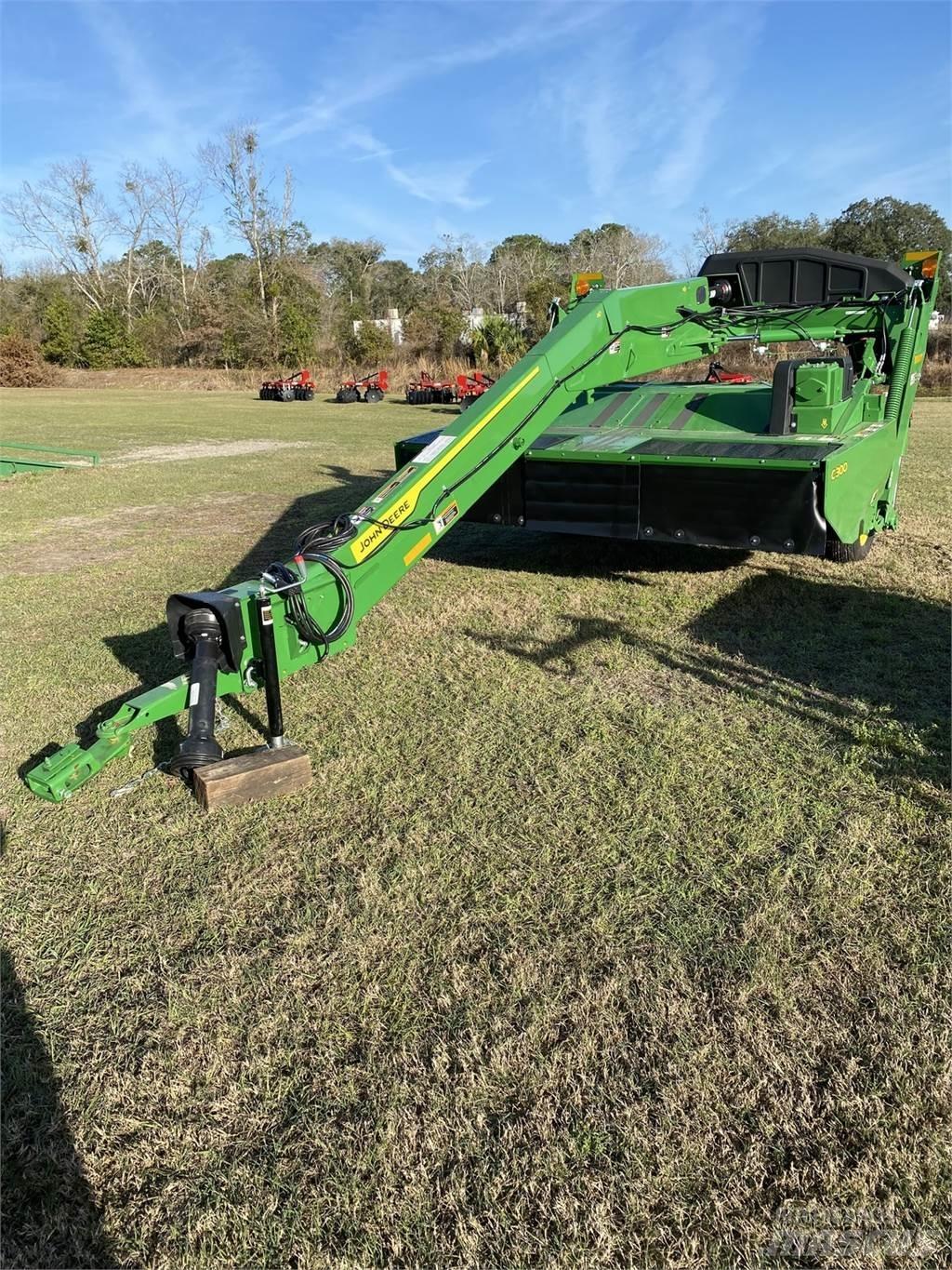 John Deere C300 Uređaji za kosačice