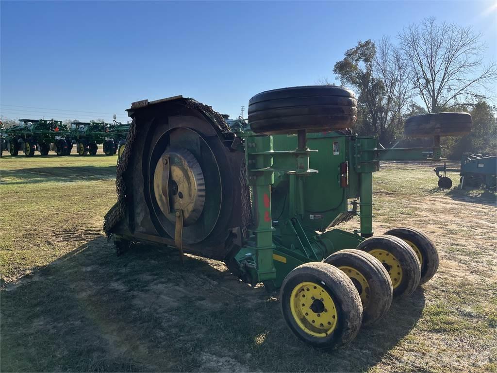John Deere R15 Rezači za bale, oprema za rezanje i odvajanje bal