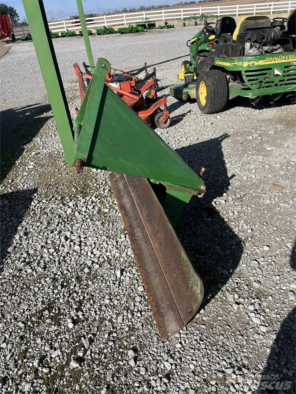 John Deere RB60 Snežne daske i plugovi