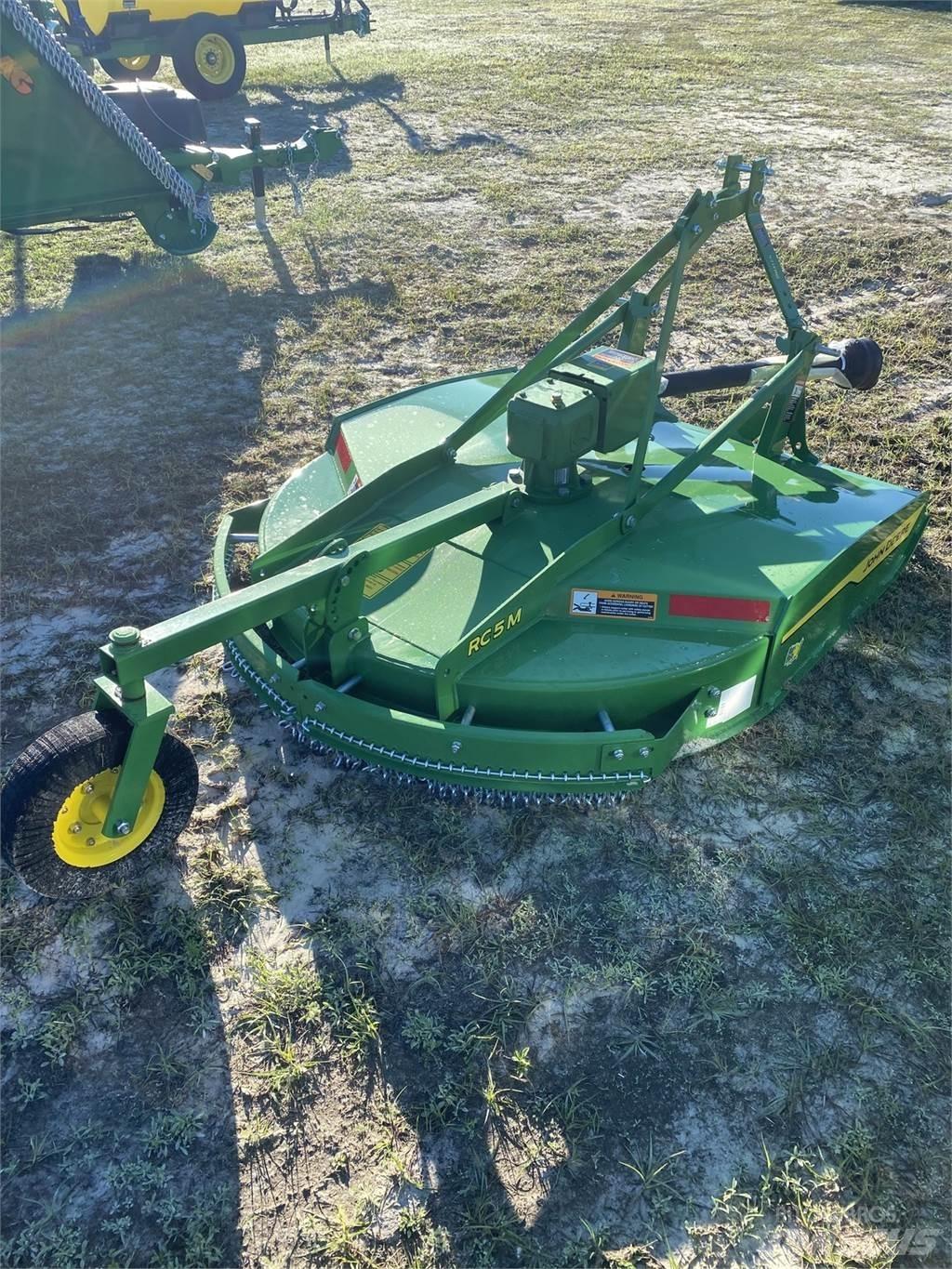 John Deere RC5M Rezači za bale, oprema za rezanje i odvajanje bal