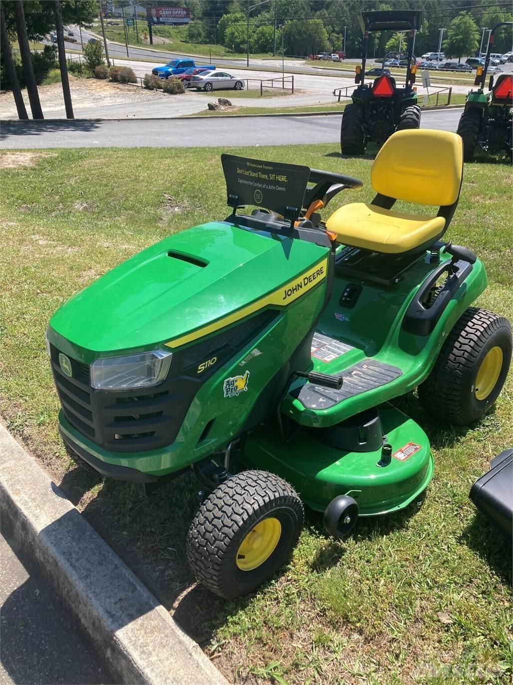 John Deere S110 Traktorske kosilice