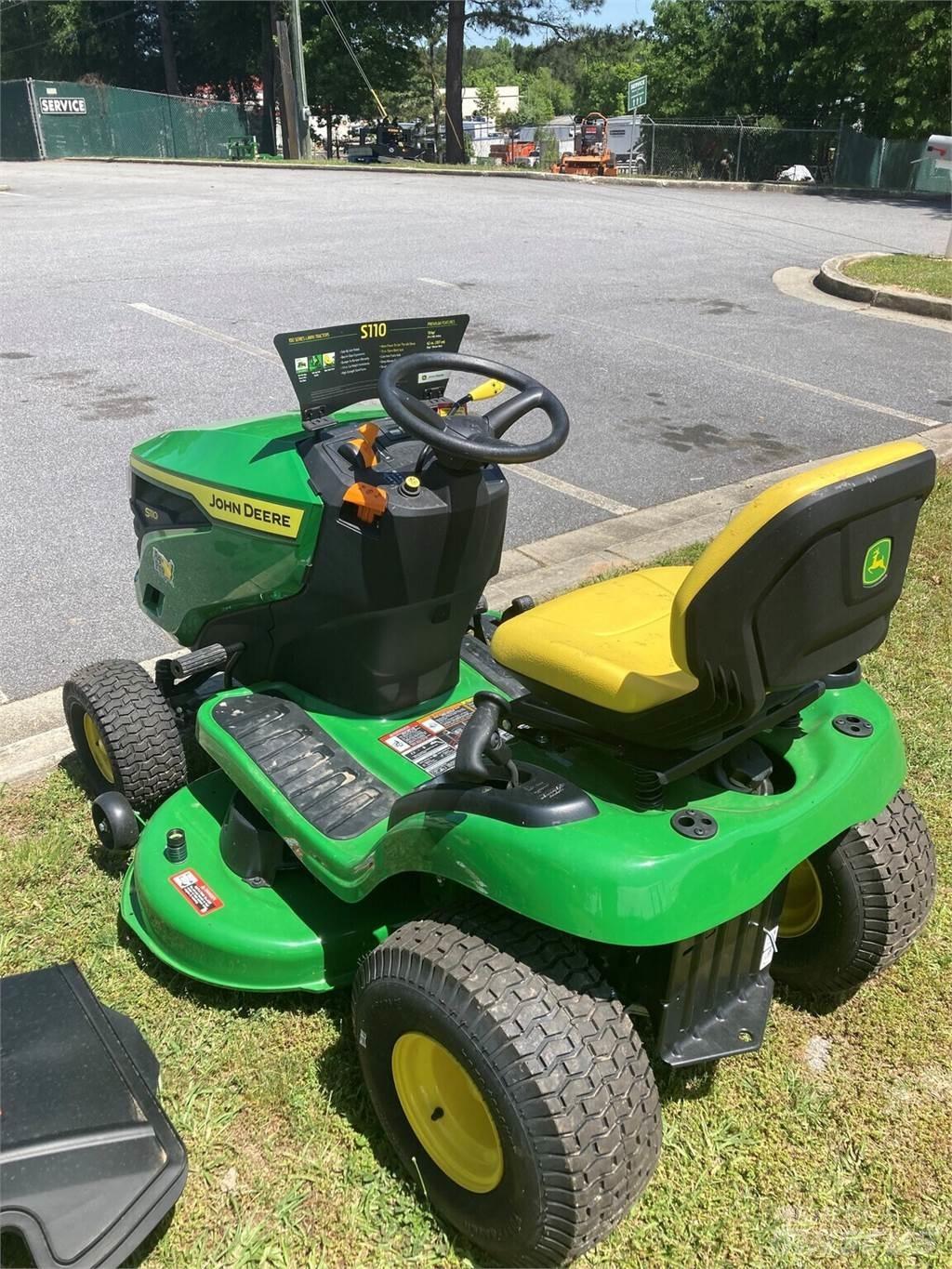 John Deere S110 Traktorske kosilice