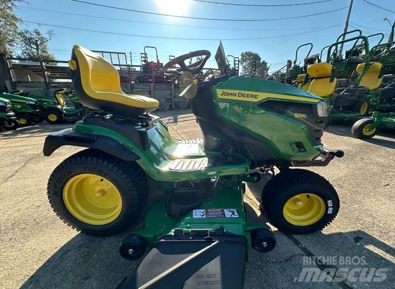 John Deere S180 Manji traktori
