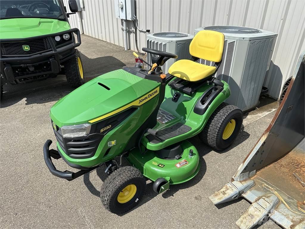 John Deere S220 Traktorske kosilice
