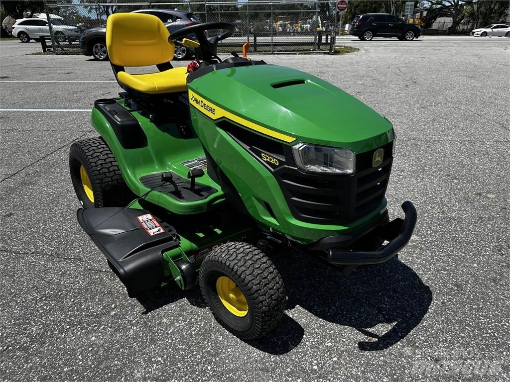 John Deere S220 Traktorske kosilice