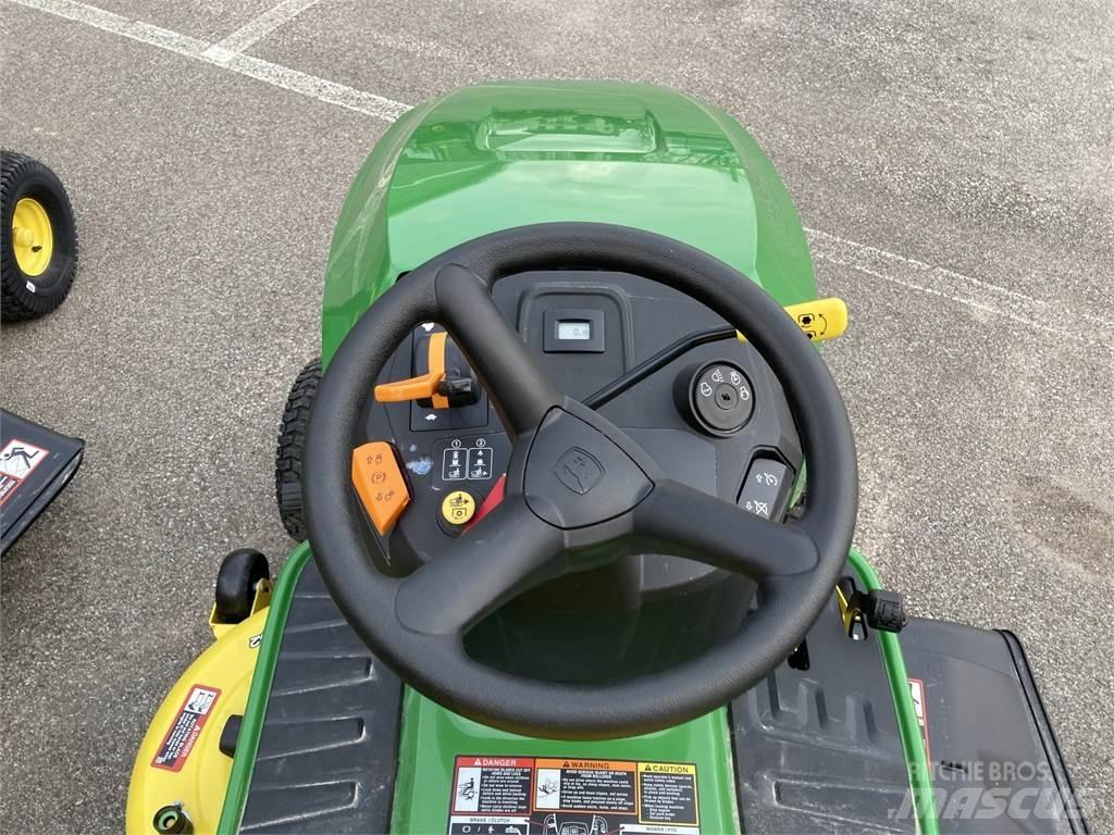 John Deere S220 Manji traktori