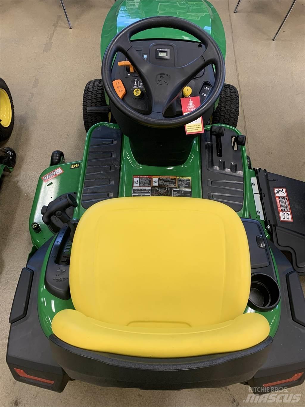 John Deere S240 Manji traktori