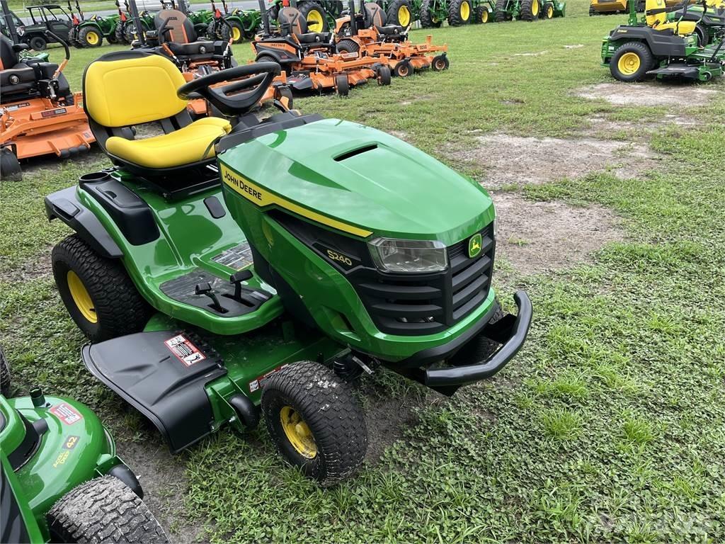 John Deere S240 Manji traktori
